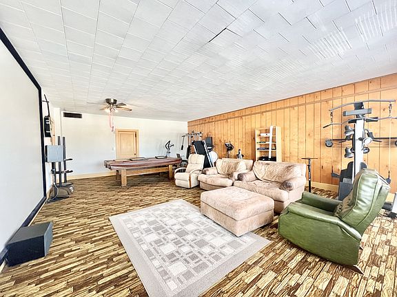 2nd image of 311 Parkview Dr #2
