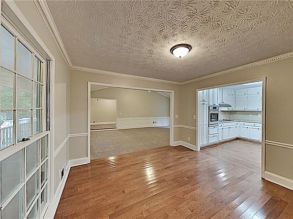 3rd image of 4820 W Lake Dr SE