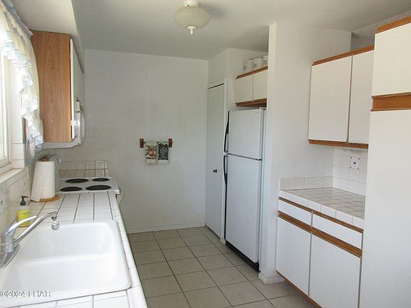 3rd image of 1750 Cliffrose Dr