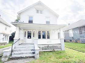 859 Brown St, Akron, OH