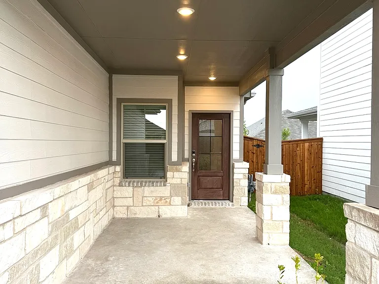 3915 Marble Falls Dr — Photo 4