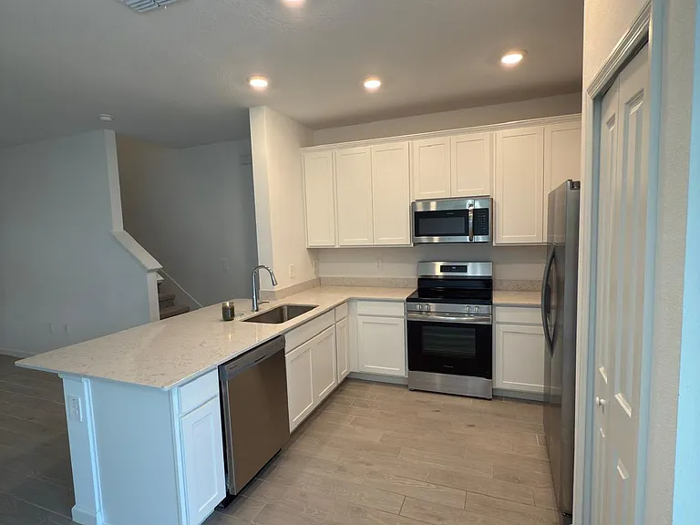 3657 SE 37th Avenue Rd — Photo 4