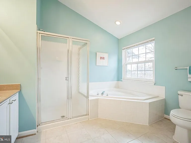 11551 Laurel Lake Sq — Photo 14
