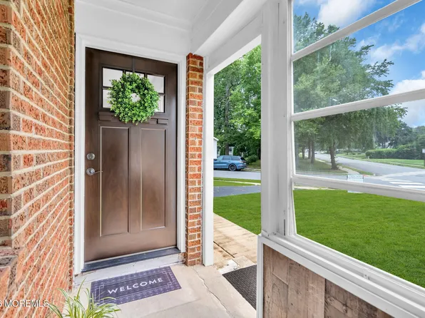 56 Bellflower Court, Toms River, NJ 08755