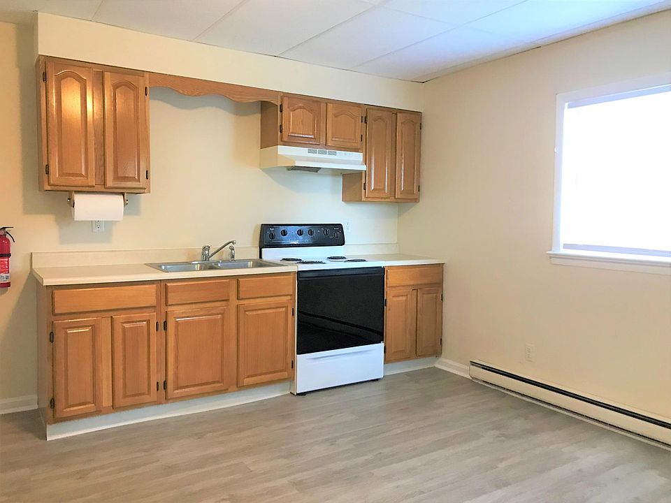 2nd image of 20 N High St Floor 2