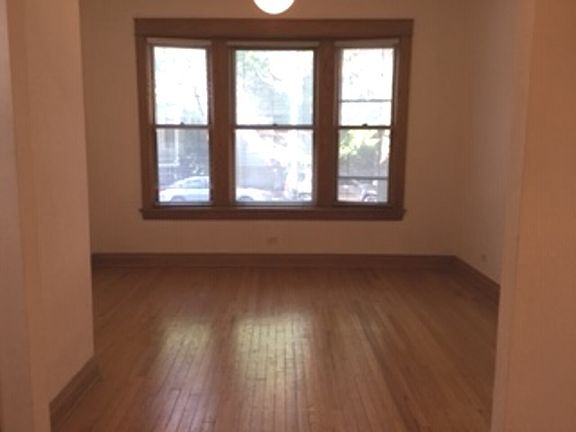 2nd image of 1631 W Leland Ave APT 1E