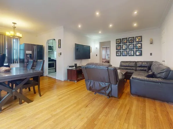 150-20 Jewel Avenue image 4 of 26