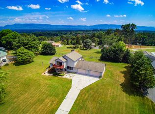 541 Top Ln, Seymour, TN 37865
