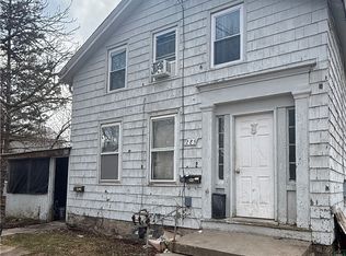 285 Chapel St, Lockport, NY 14094