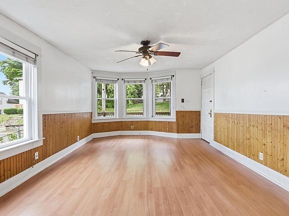 4th image of 214 High St