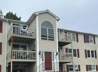 16 Mill St APT 32, Springvale, ME 04083