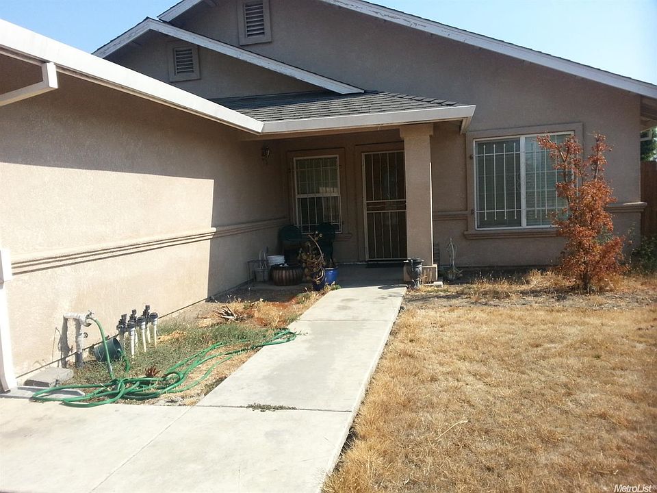 2nd image of 1840 E 13th St