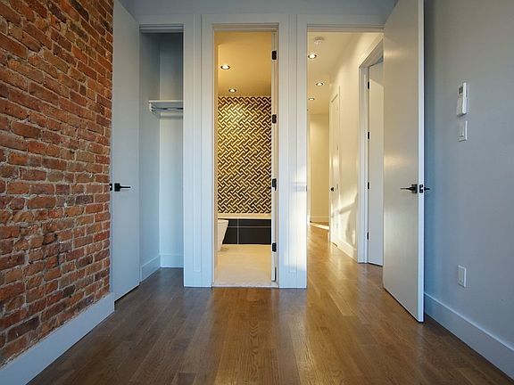 5th image of 1333 Gates Ave APT 1L