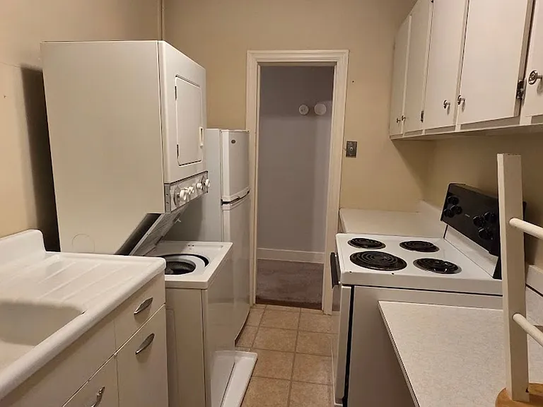 3015 1/2 Cardinal Dr — Photo 6