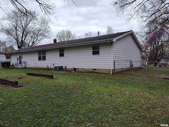 4th image of 206 W Willow Ln
