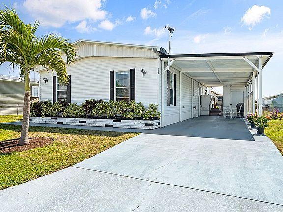 2nd image of 204 50th Avenue Dr E