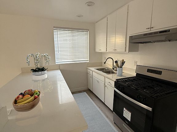 3rd image of 1967 18th St APT 1
