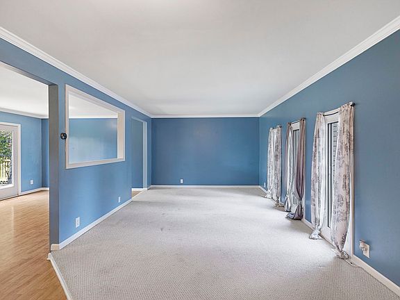 3rd image of 624 Melrose Ln