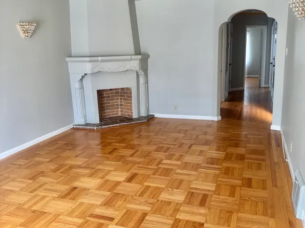 72 Robblee Ave, San Francisco, CA 94124