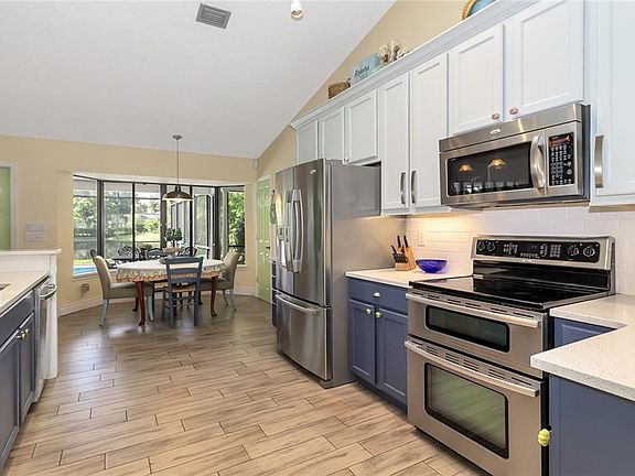 3rd image of 607 Longmeadow Cir