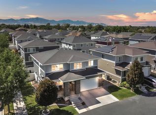 9732 S Caldera Ln, South Jordan, UT 84095