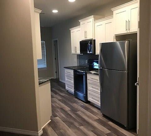 4th image of 857 Pecan Ln