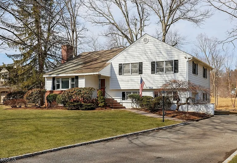 49 Overlook Rd — Photo 2
