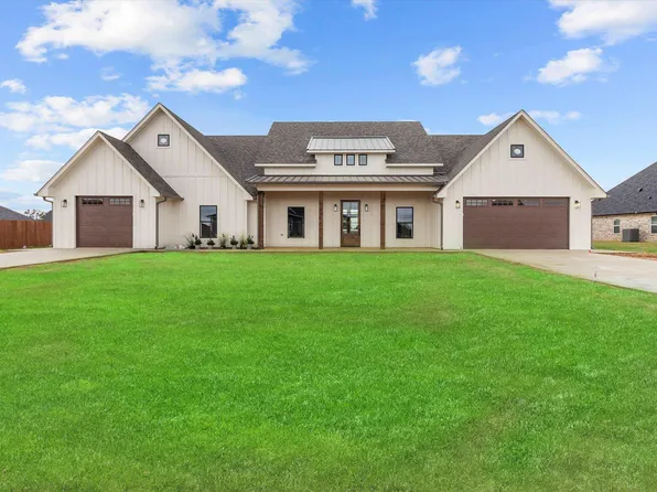 12323 Maplewood Dr, Lindale, TX 75771