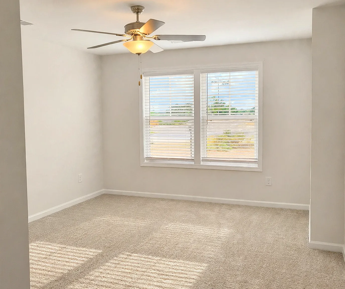 129 Weaver Rd — Photo 3