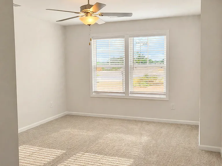 129 Weaver Way — Photo 3