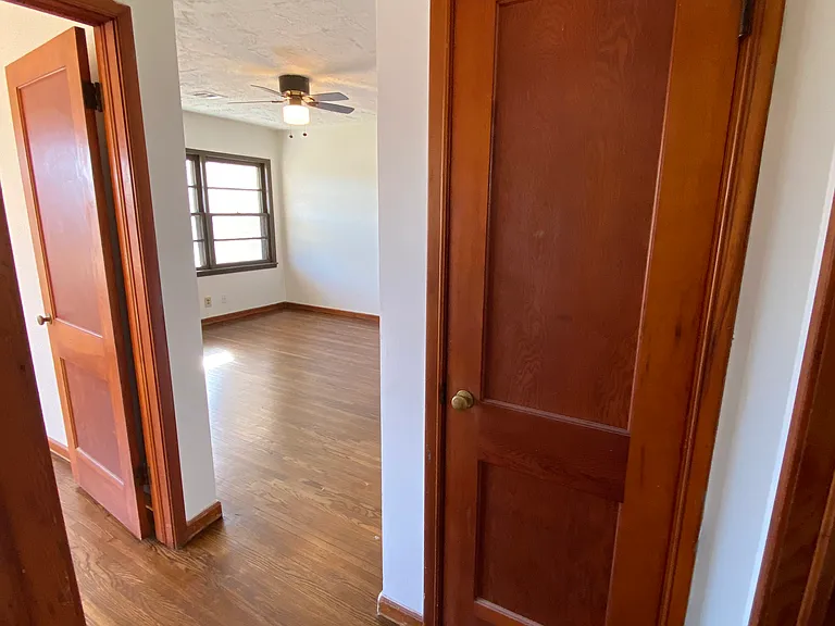 2509 W 38th St — Photo 32