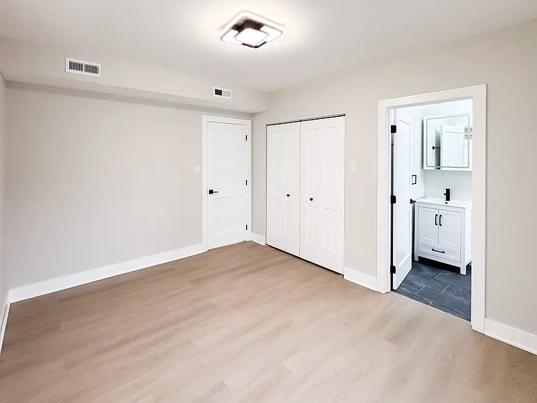 5120 N Laramie Ave #1 — Photo 15
