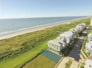 1817 Seaside Dr, Galveston, TX 77550