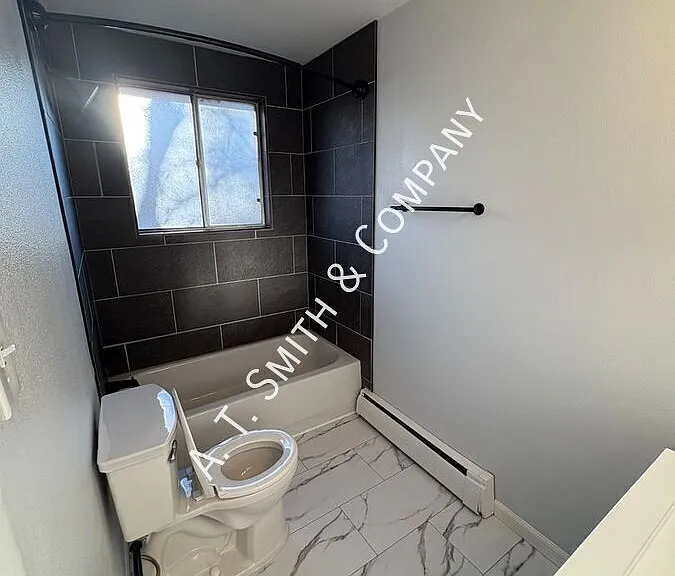 5427 Dover St #E — Photo 8