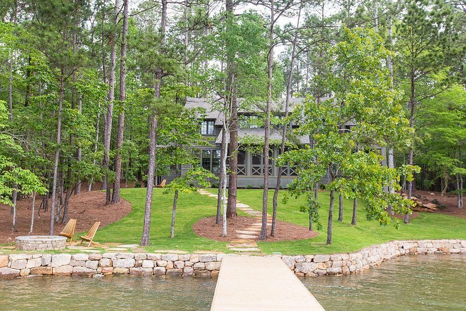 2nd image of 321 Paddock Point