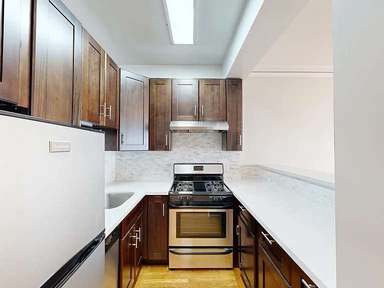 1840 Clay Street — Photo 14