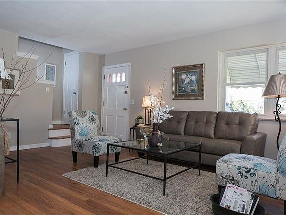 4th image of 3760 Meadowview Dr