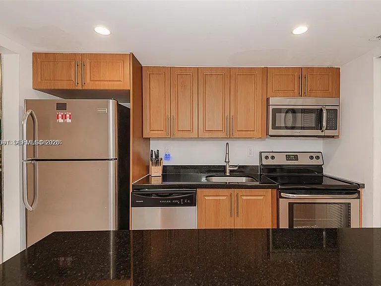 201 S 178th Dr #426 — Photo 9