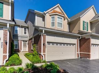 445 Pine Lake Cir, Vernon Hills, IL 60061