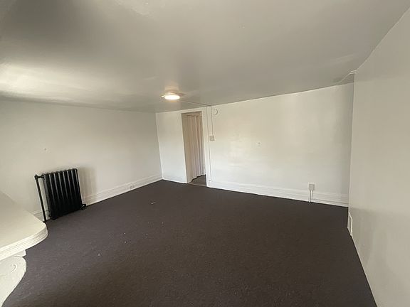 4th image of 351 W King St APT 5