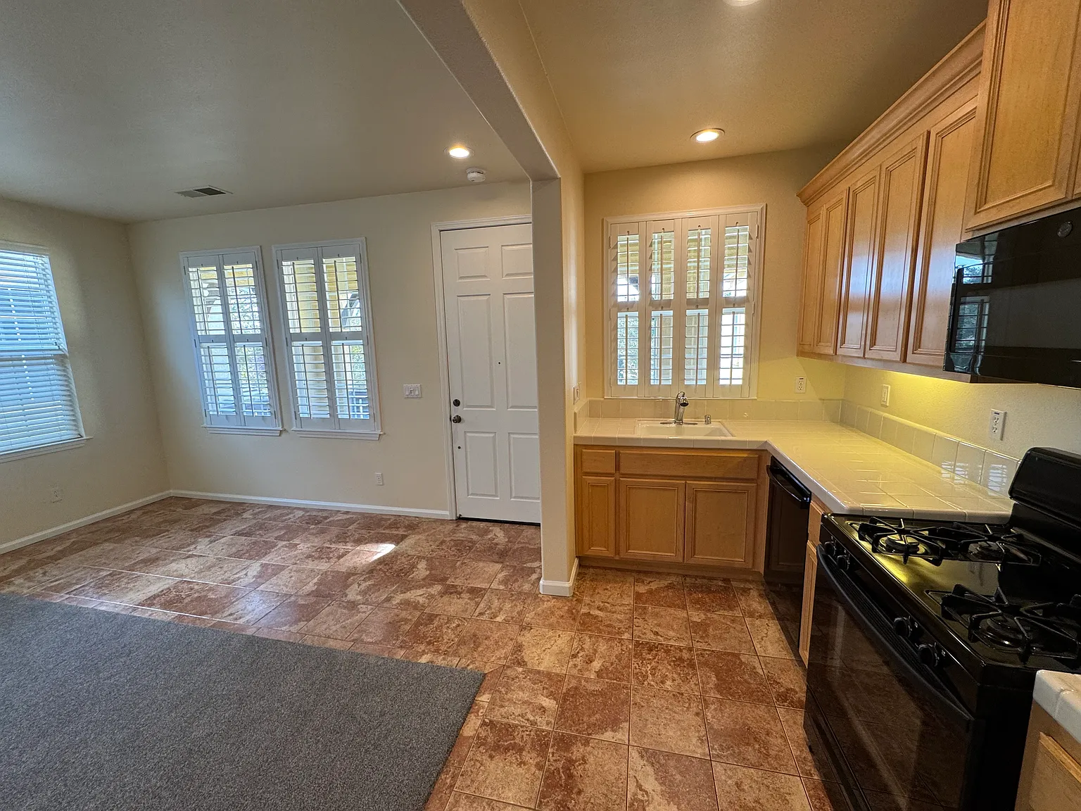S Escuela Dr, Mountain House — Photo 2