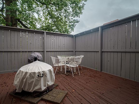 4th image of 5475 Worthington Forest Pl E