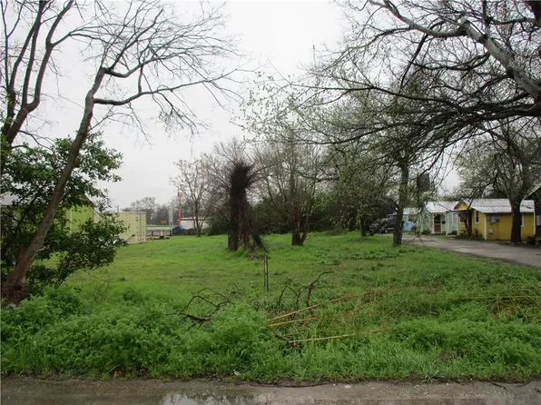 909 Emile St, Bastrop, TX 78602