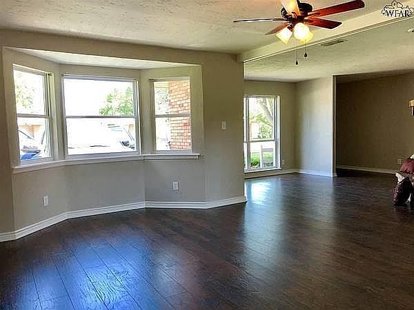 1st image of 4604 Stanford Ave