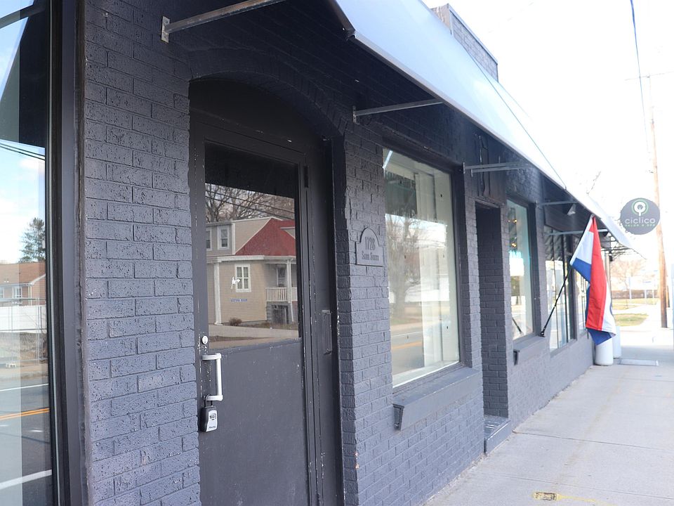 1st image of 1726 Smith St Unit 3