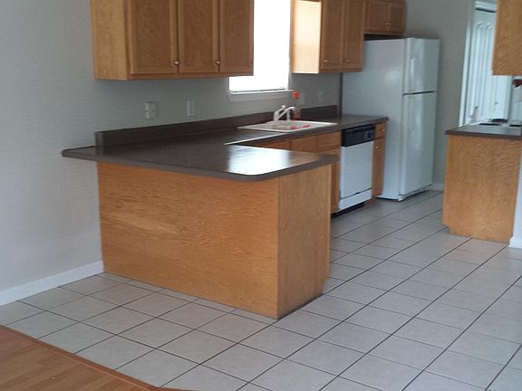 2nd image of 1439 Middleborough Ct