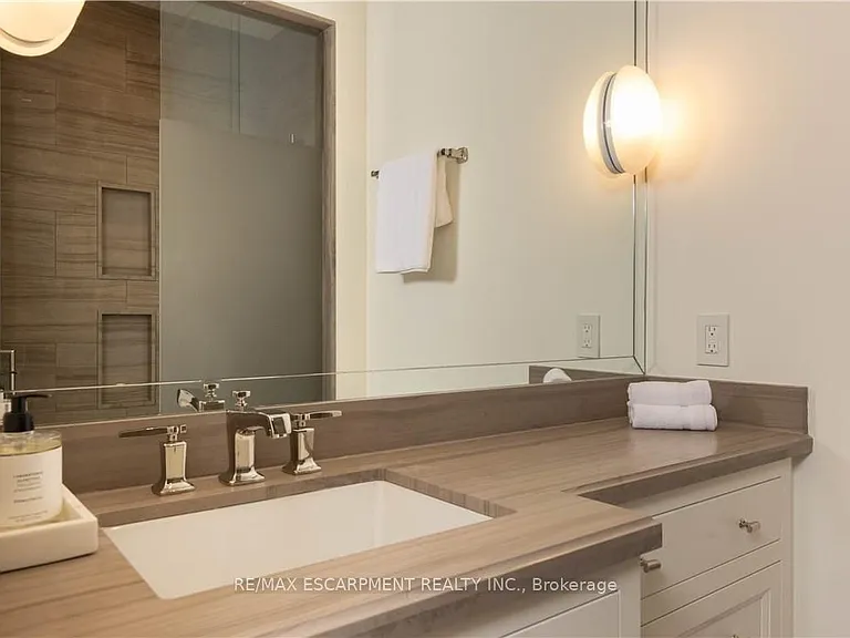 300 Randall St #Penthouse 1 — Photo 37