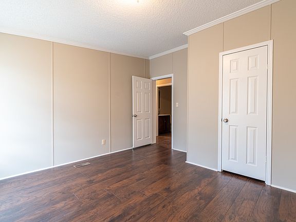 4th image of 1205 Blake Dr