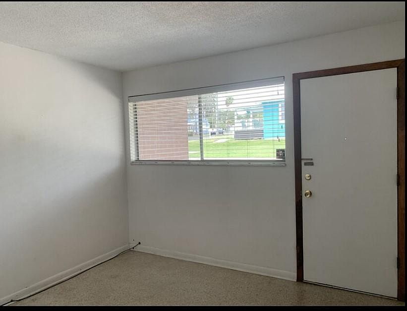 11 N Lake St Crescent City, FL Zillow