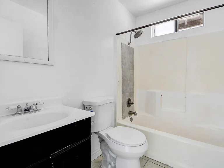 4039 Lorraine Dr #5 — Photo 9